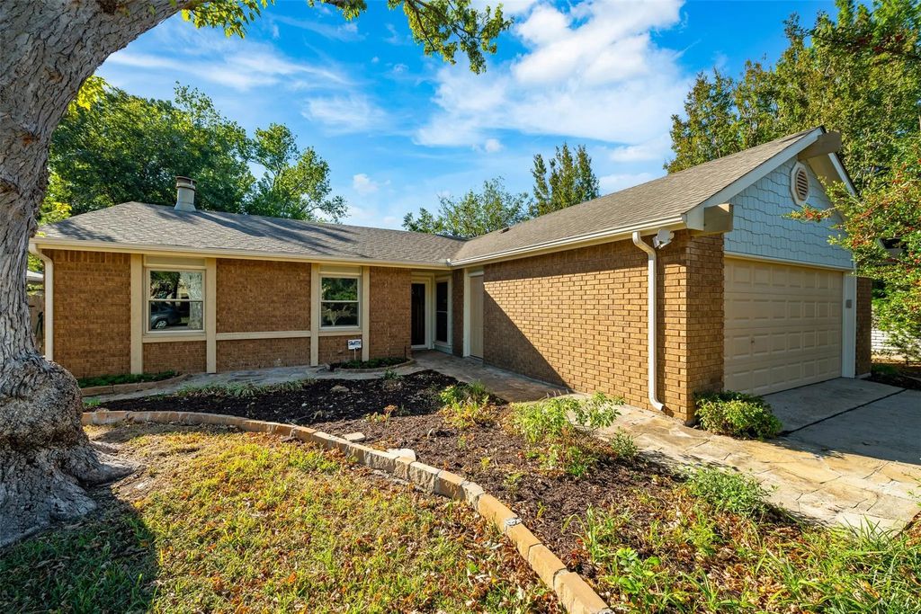 4241 Longmeadow Way, Fort Worth