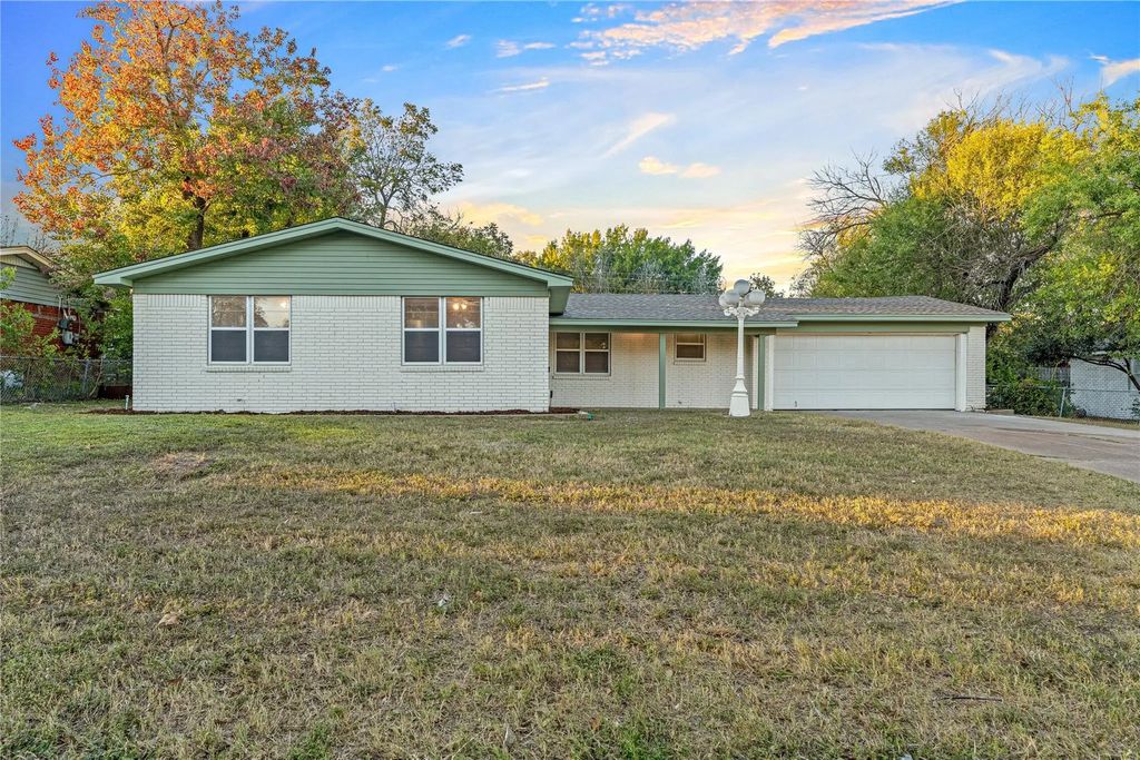 112 E Dawn Drive, Waco