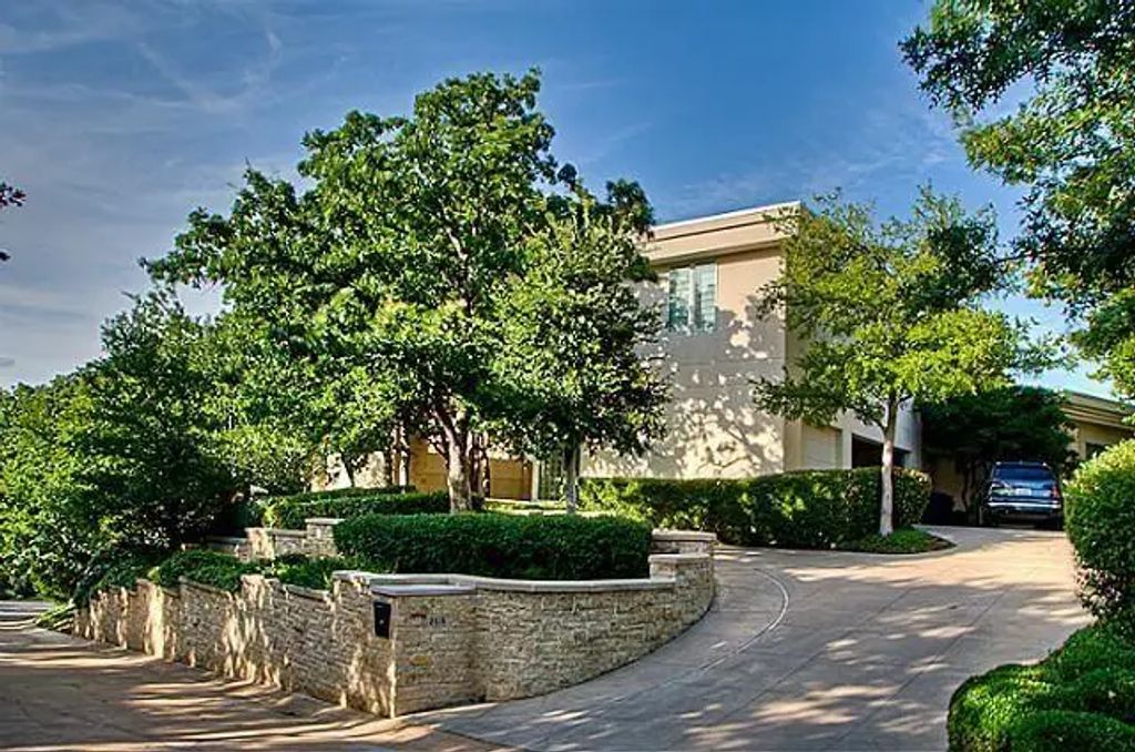 2619 Hemingway Drive, Arlington