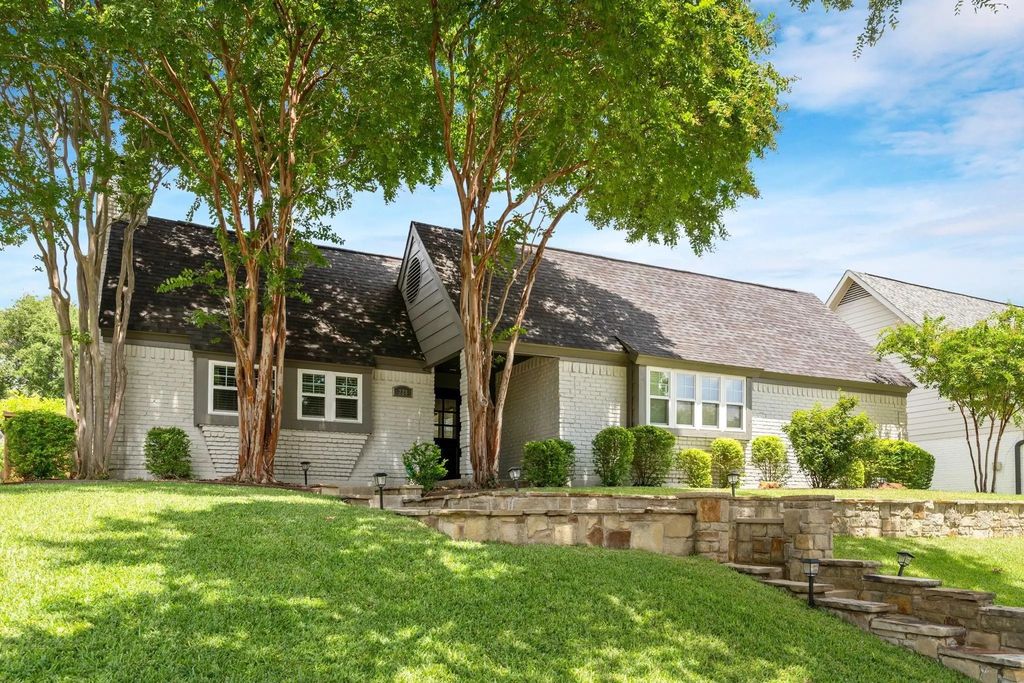228 Canyon Valley Drive, Richardson