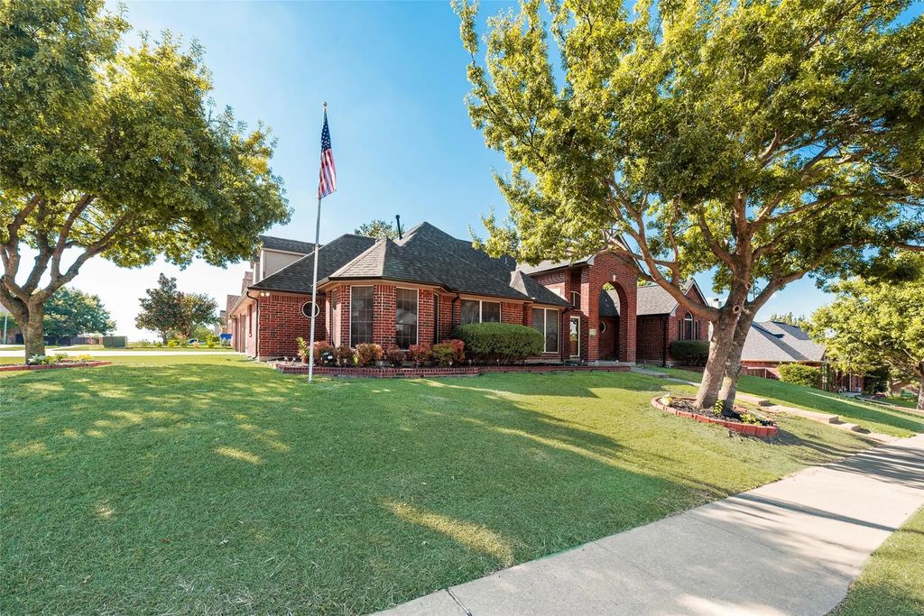 122 Paige Lane, Forney