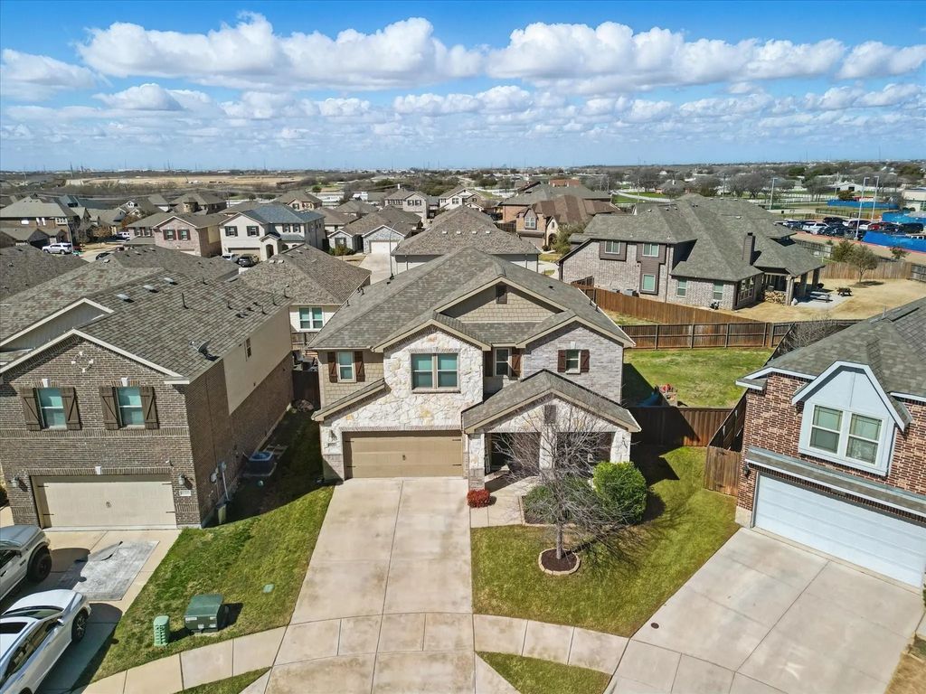 10213 Fox Grove Court, Fort Worth