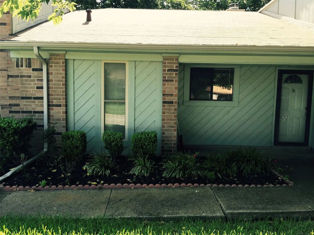 808 Rock Creek Drive, Euless