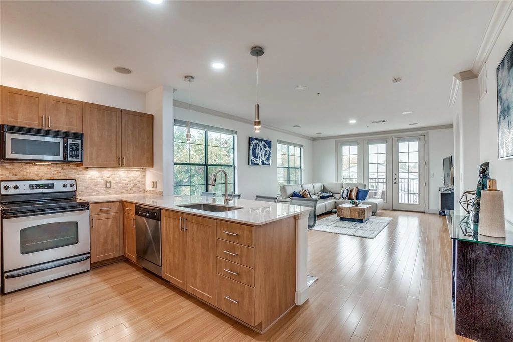 3818 Holland Avenue 309, Dallas