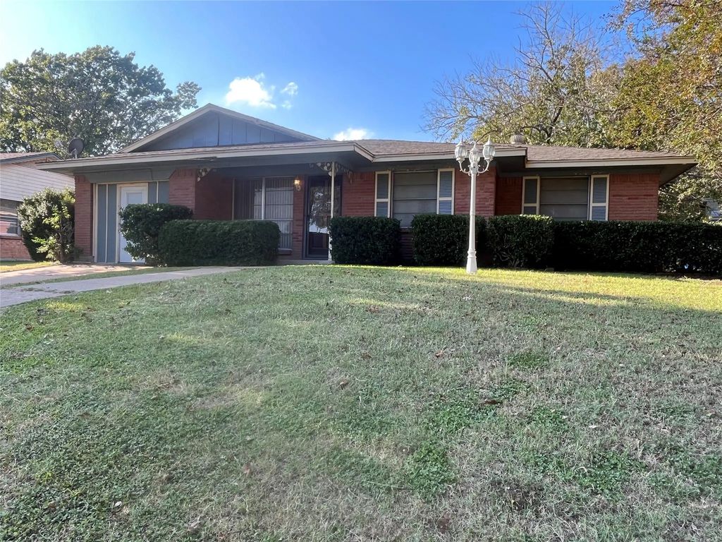 507 Lakeshore Drive, Ennis