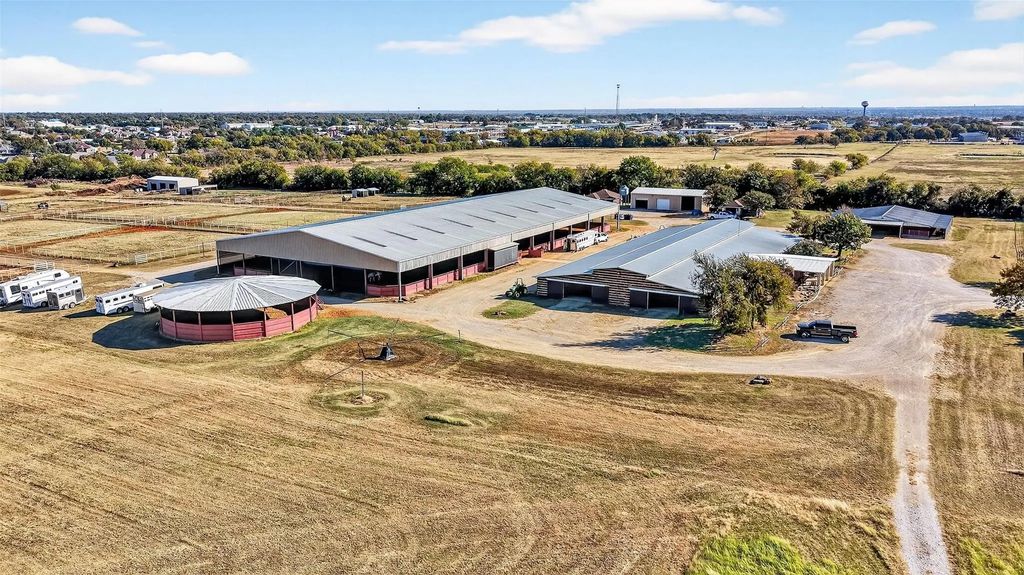 8950 Arvin Hill Road, Aubrey