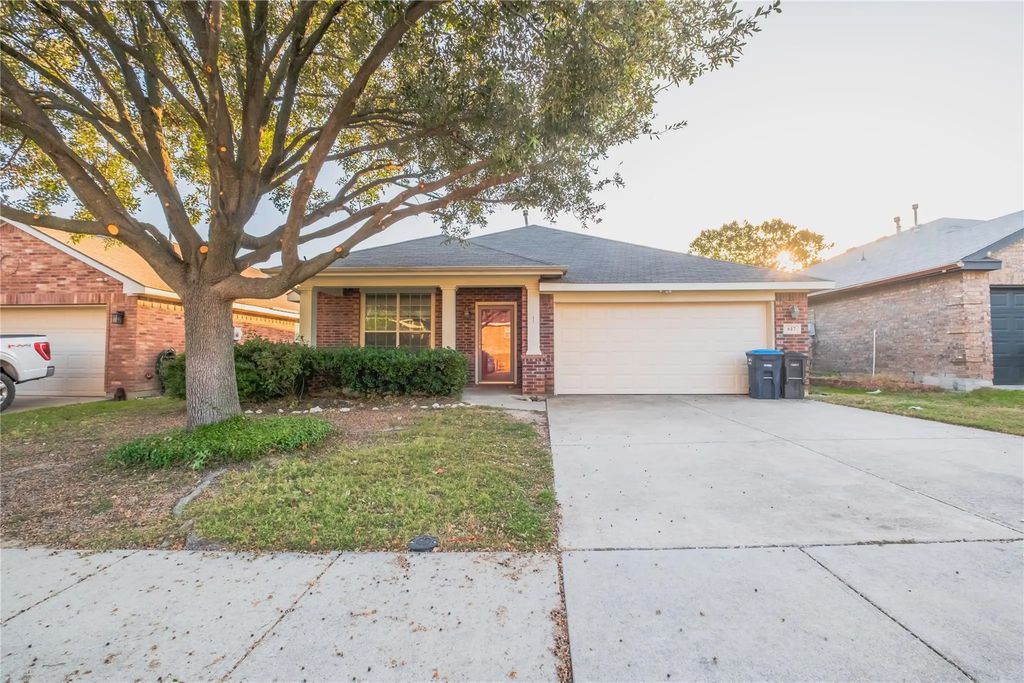 617 Chalk Knoll Road, Fort Worth