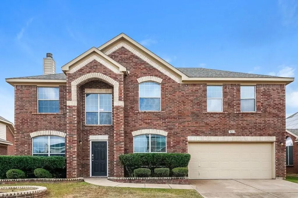 521 Roundrock Lane, Fort Worth