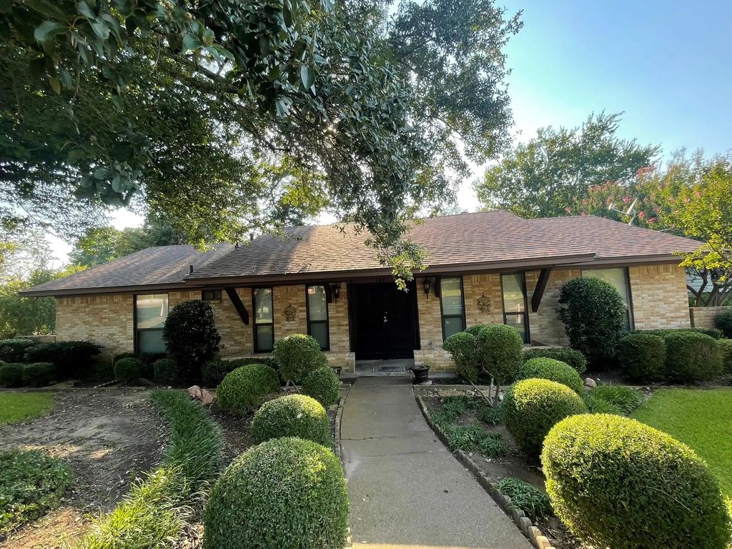 7421 Indian Ridge Trail, Dallas