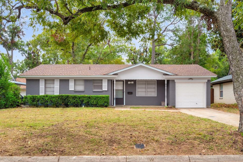 1704 Foster Drive, Arlington