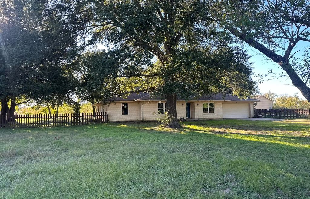 208 Hogg Street, Streetman