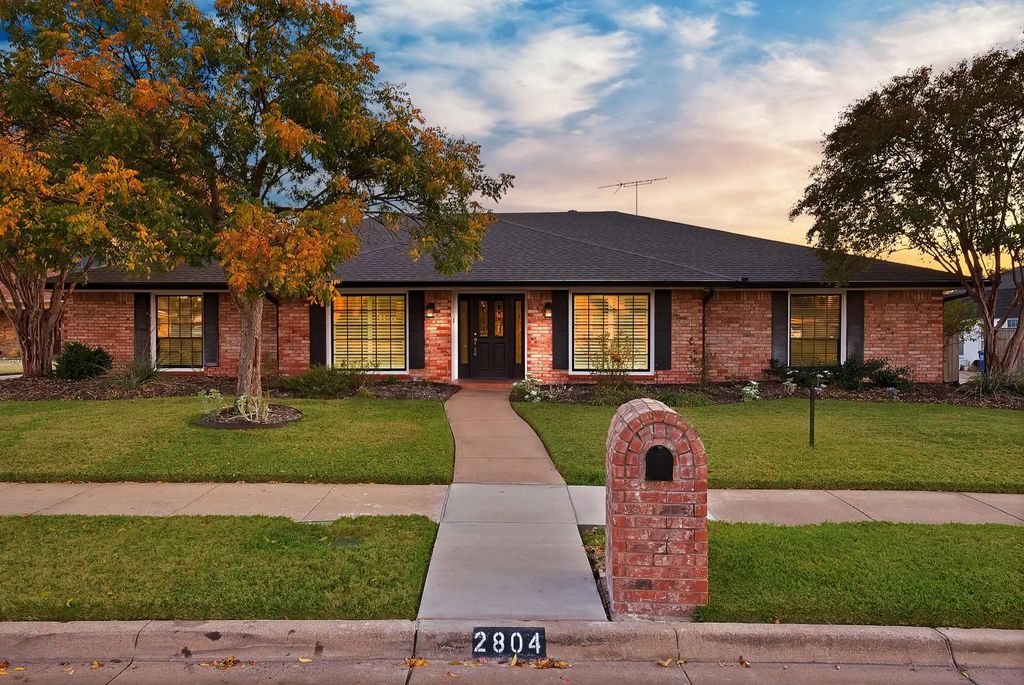 2804 Wood Wind Drive, Pantego
