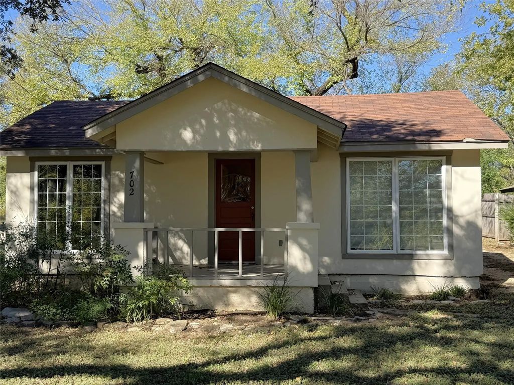 702 Sw Barnard Street, Glen Rose
