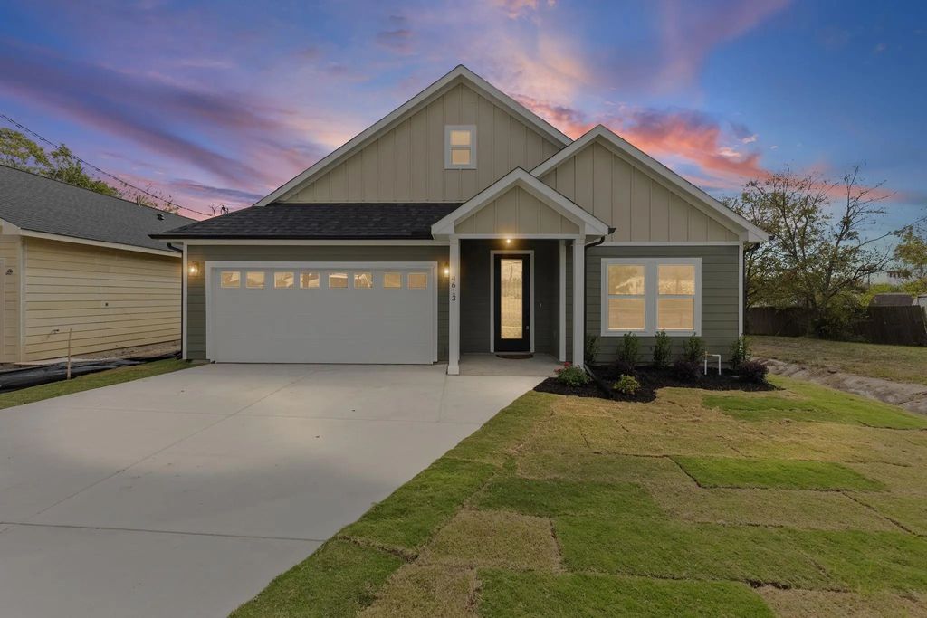4613 Lee Street, Greenville