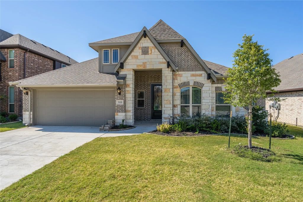 308 Moss Cove Drive, Aubrey