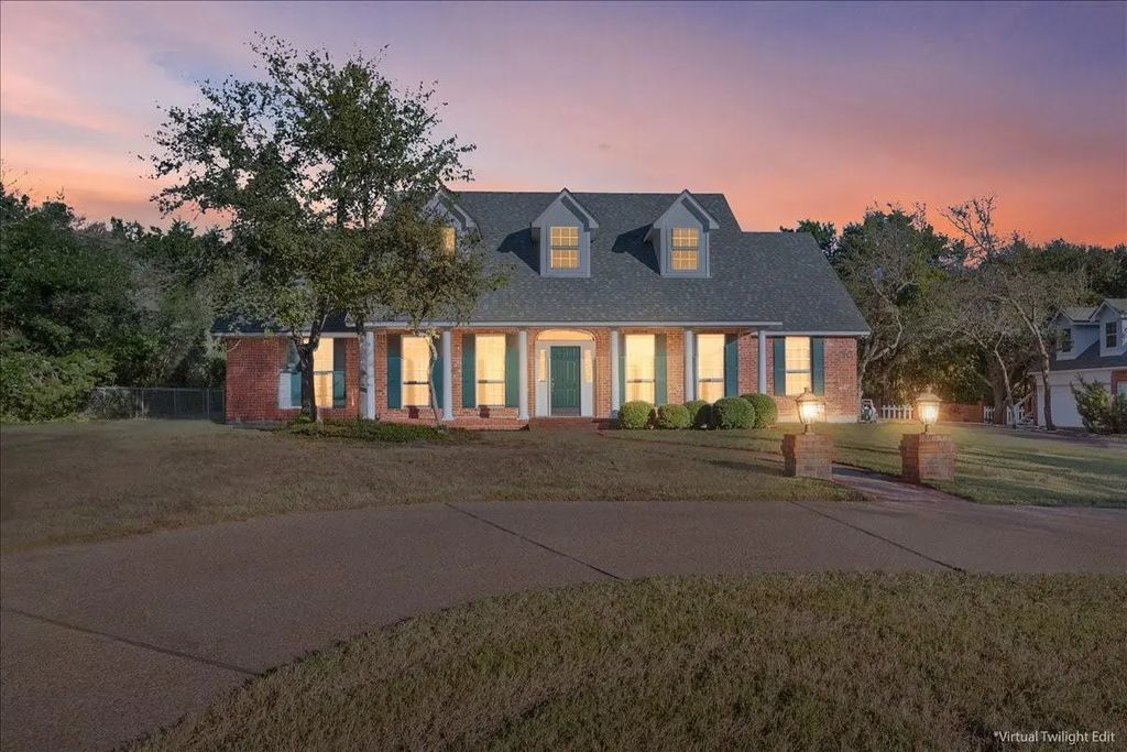 404 Greenwood Lane, Waco