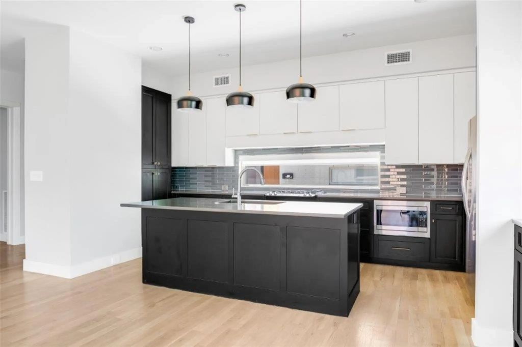 3706 W Beverly Drive, Dallas