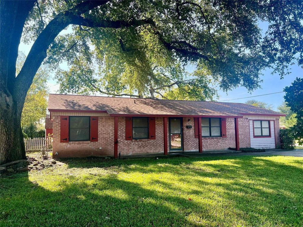 1230 Fairdale Street, Irving