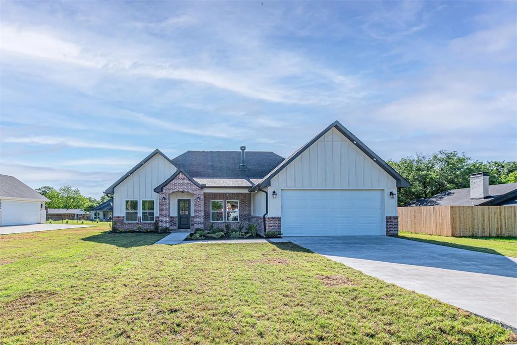 130 Whipporwill Drive, Wills Point