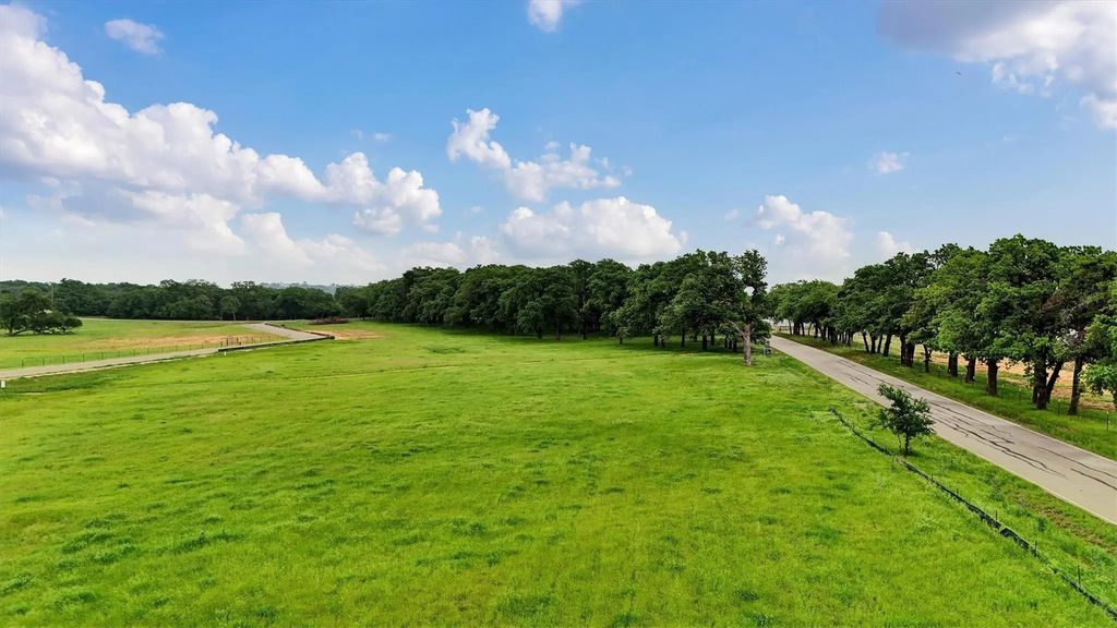 1557 Park Street, Azle