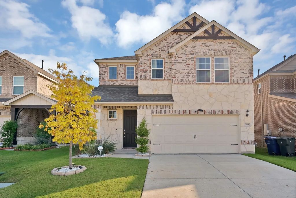 762 Creekwater Lane, Garland