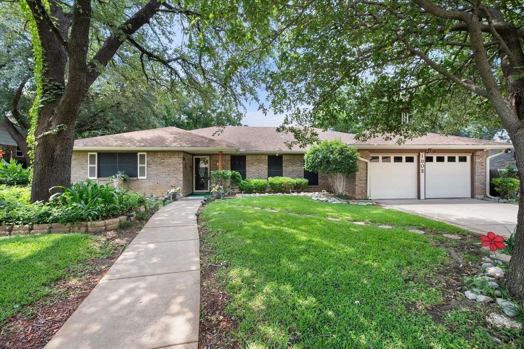 1802 Kingsborough Drive, Arlington