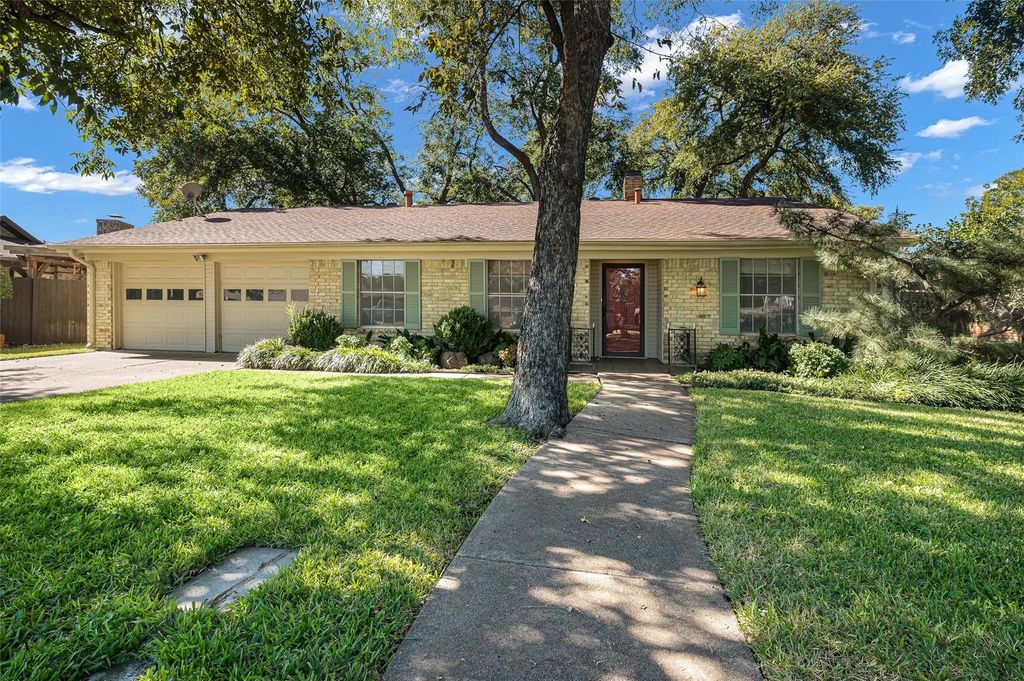 1361 Kathryn Court, Hurst
