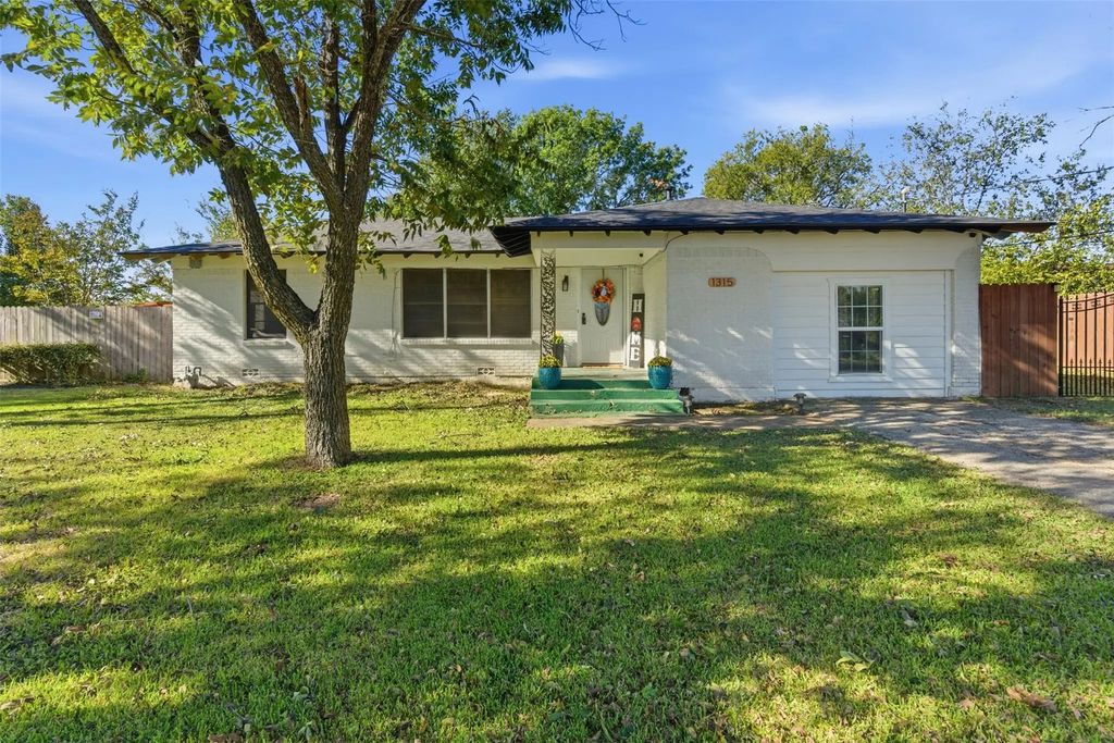 1315 Grand Avenue, Cleburne