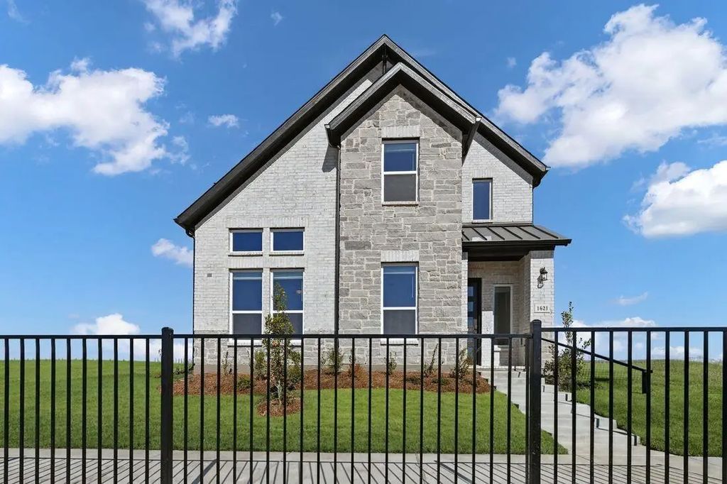 1621 Barnwood Road, Celina