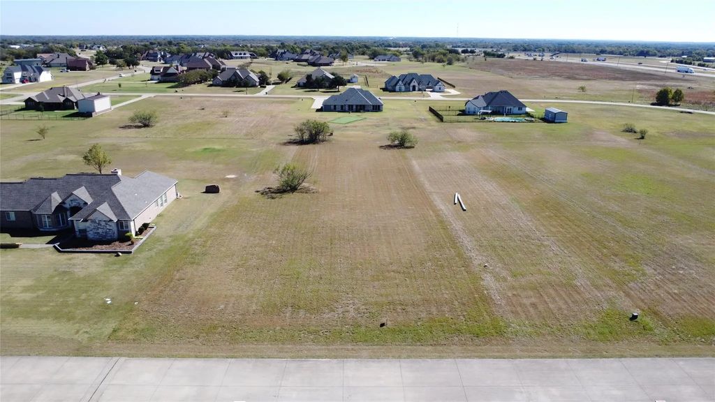 1352 Deerfield Drive, Wills Point