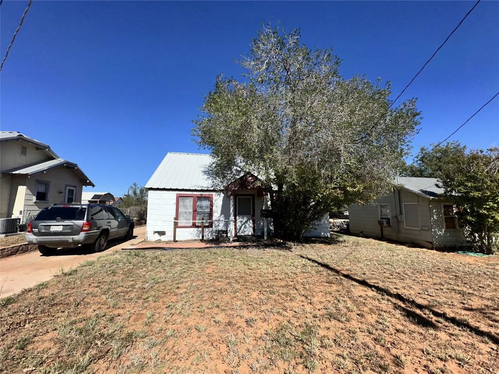 713 E Oklahoma Avenue, Sweetwater