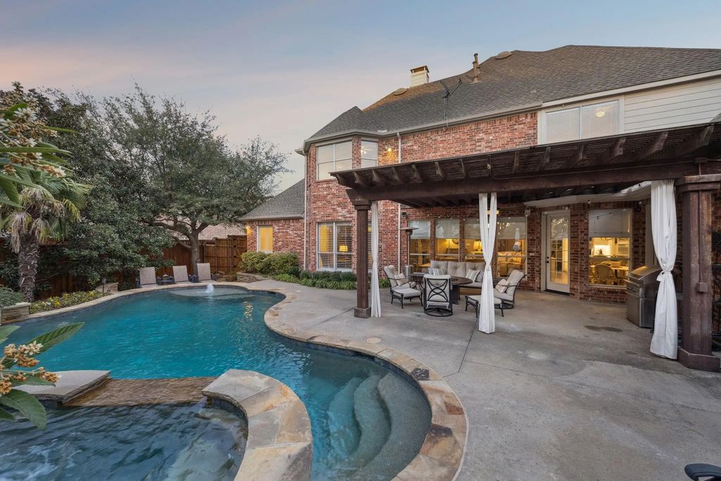 3399 Oakleaf Lane, Richardson