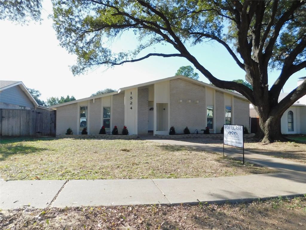 1524 Carnation Drive, Lewisville