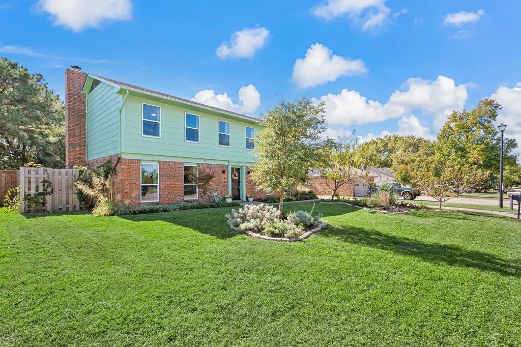 728 Heather Wood Drive, Grapevine