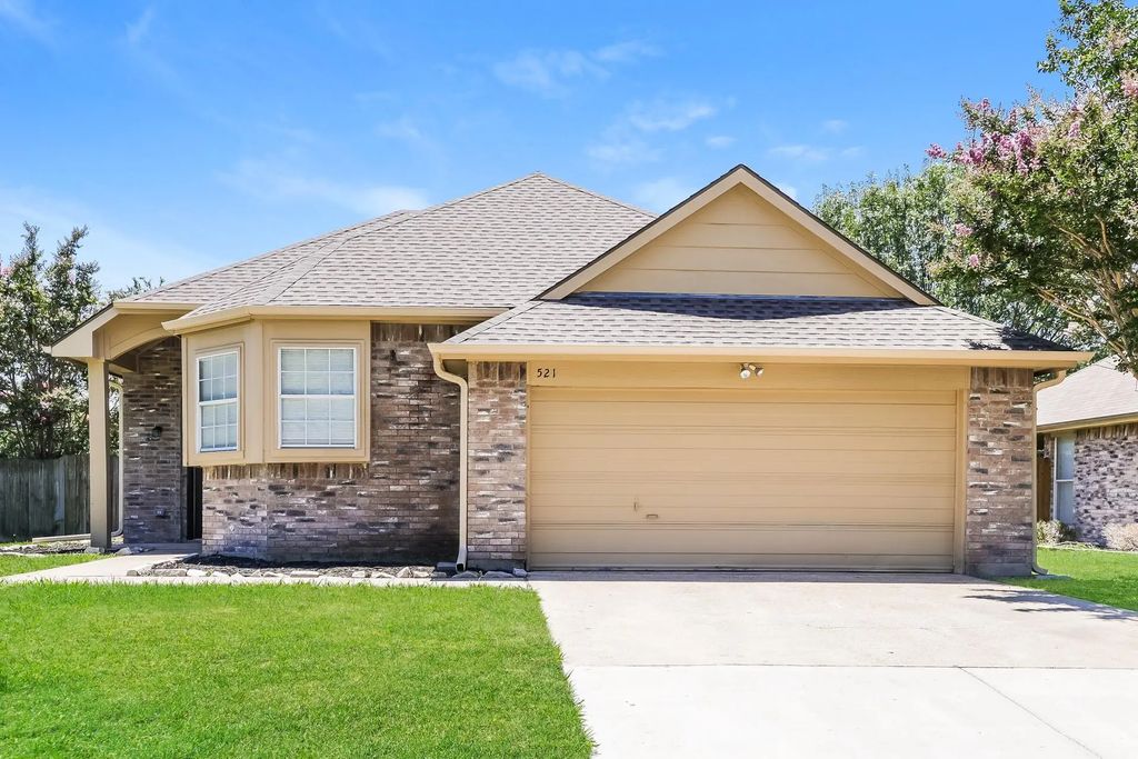 521 Redbud Drive, Forney