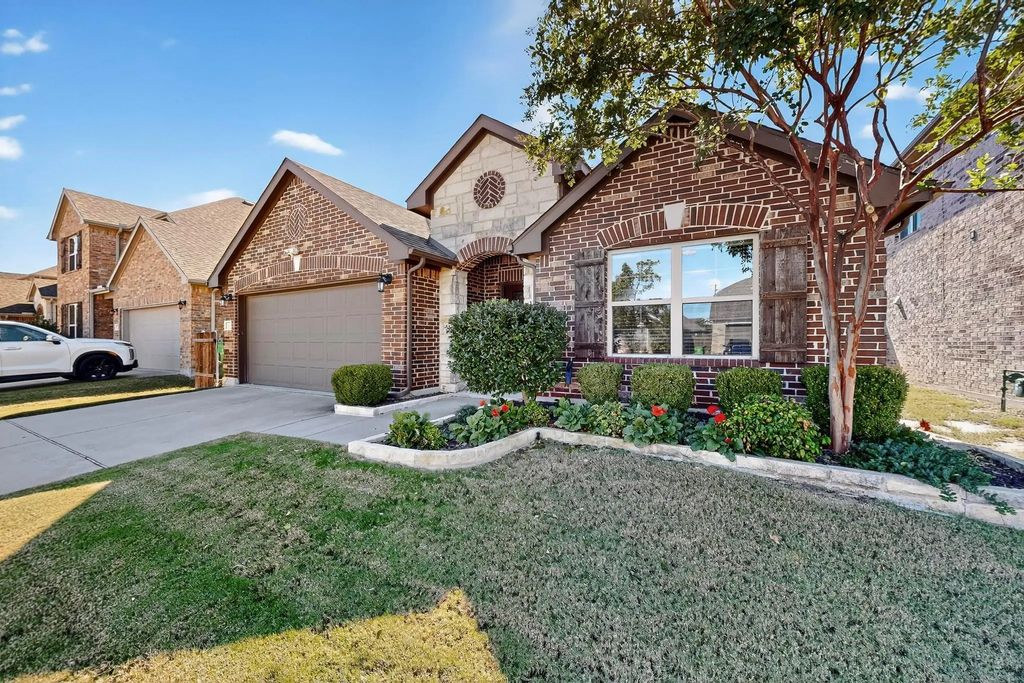 1628 Ridge Creek Lane, Aubrey