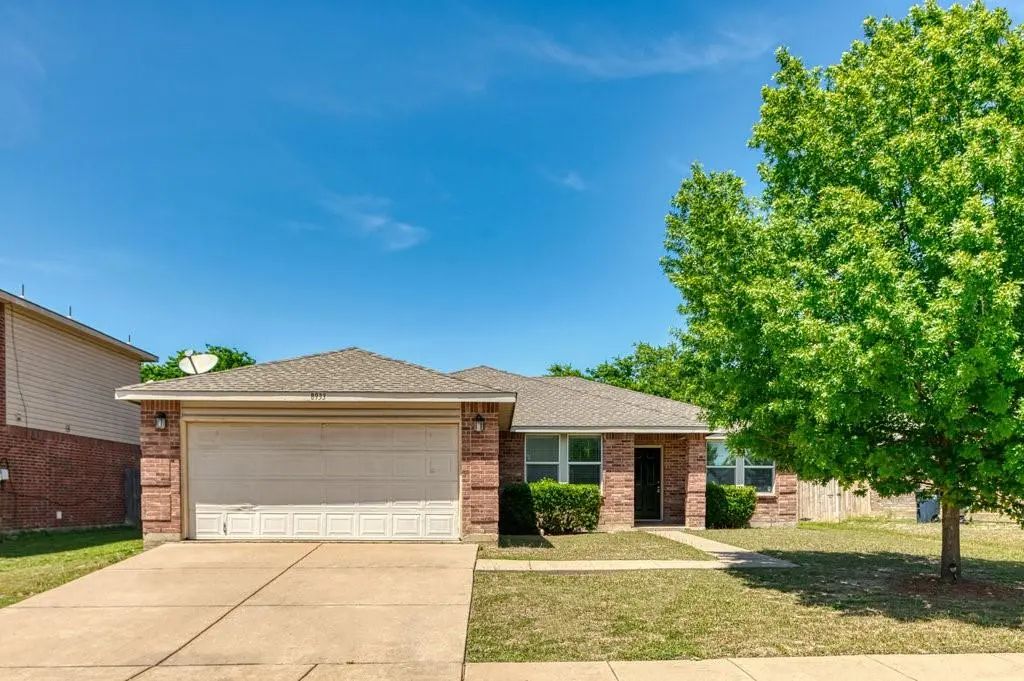 8933 Preakness Circle, Fort Worth