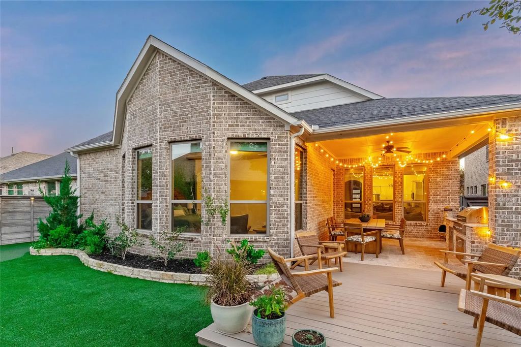 857 Sandbox Drive, Little Elm