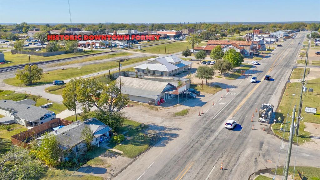 401 E Broad Street, Forney