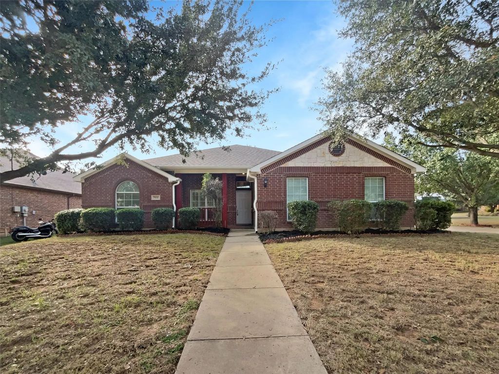 561 Ascot Way, Azle