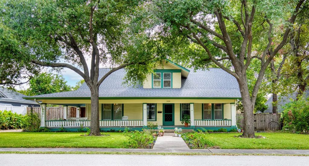 320 Huffhines Street, Richardson