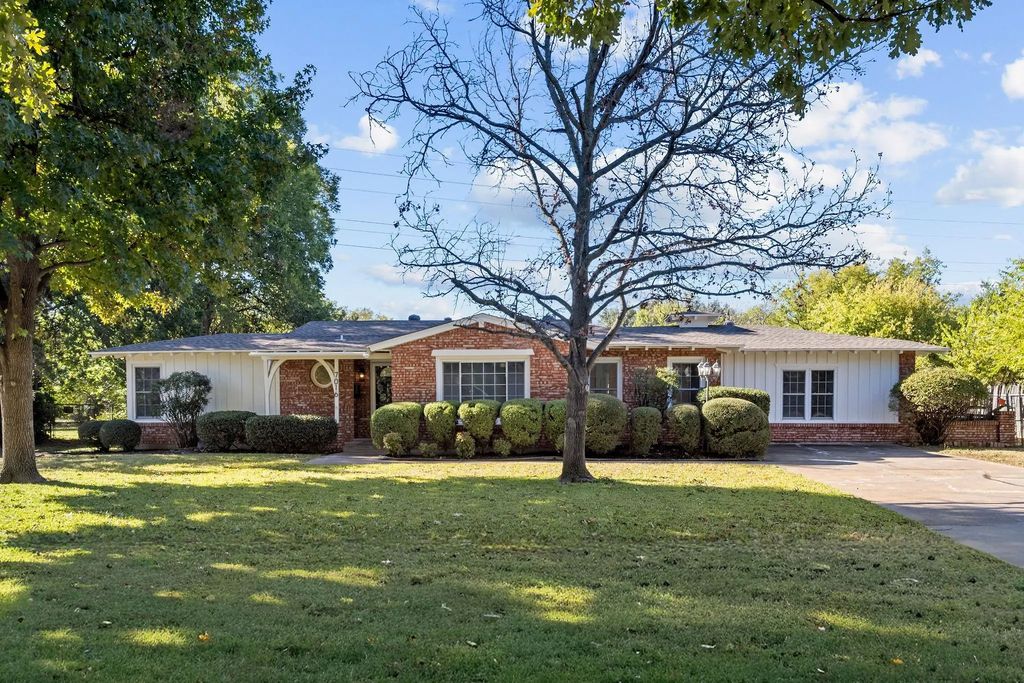 7016 Deville Drive, North Richland Hills