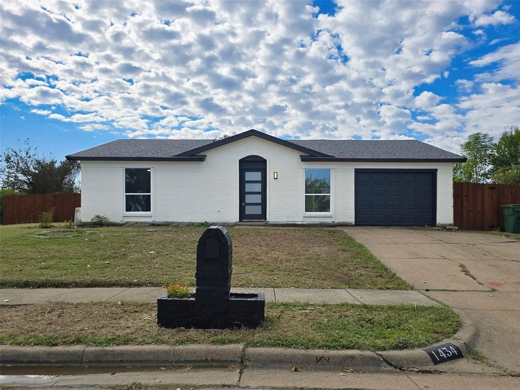 1434 Natches Drive, Arlington