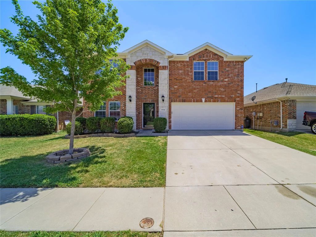 4016 Summerhill Lane, Fort Worth
