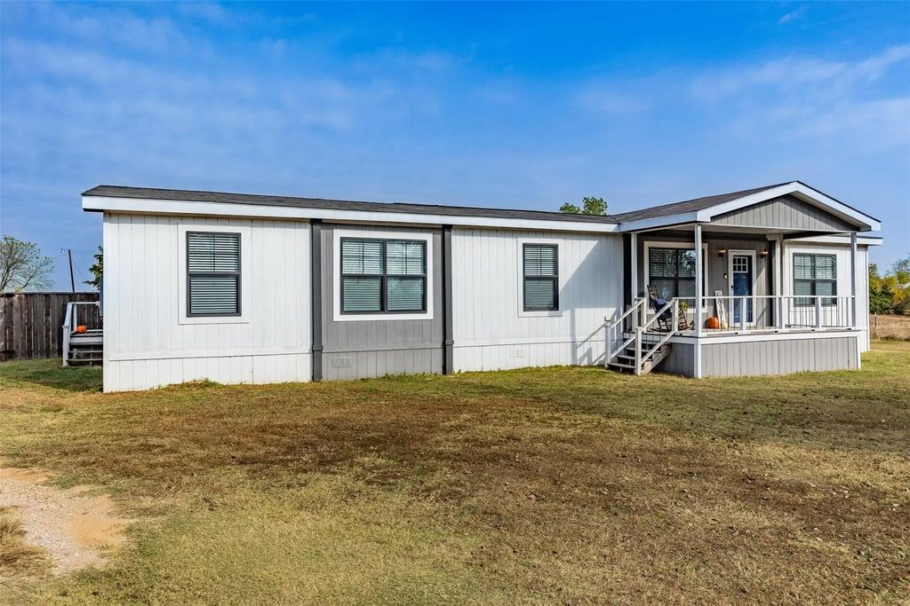 951 E. Sandusky Road, Sadler