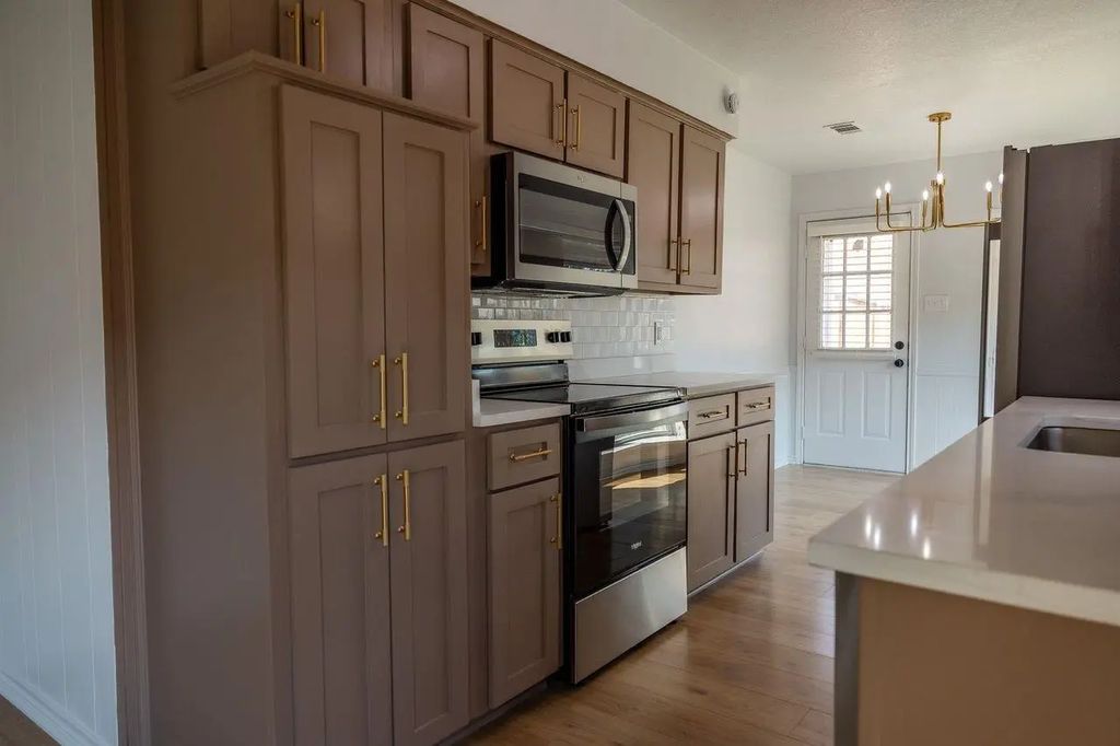1224 Mockingbird Lane, DeSoto