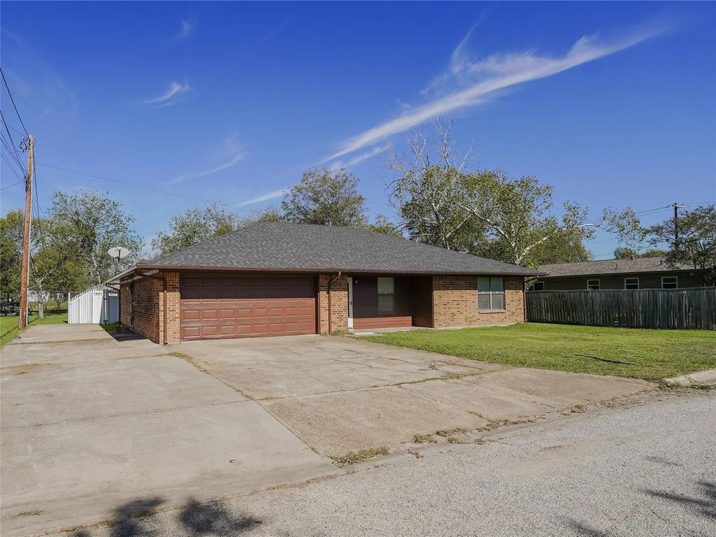 505 Houston Street, Sanger