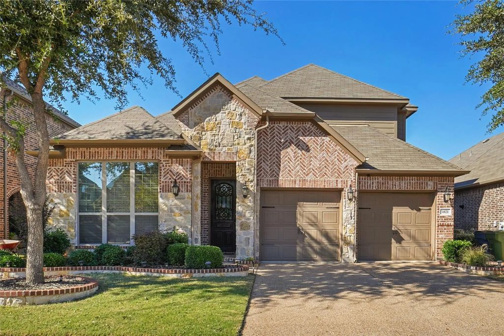 1021 Olivia Drive, Lewisville
