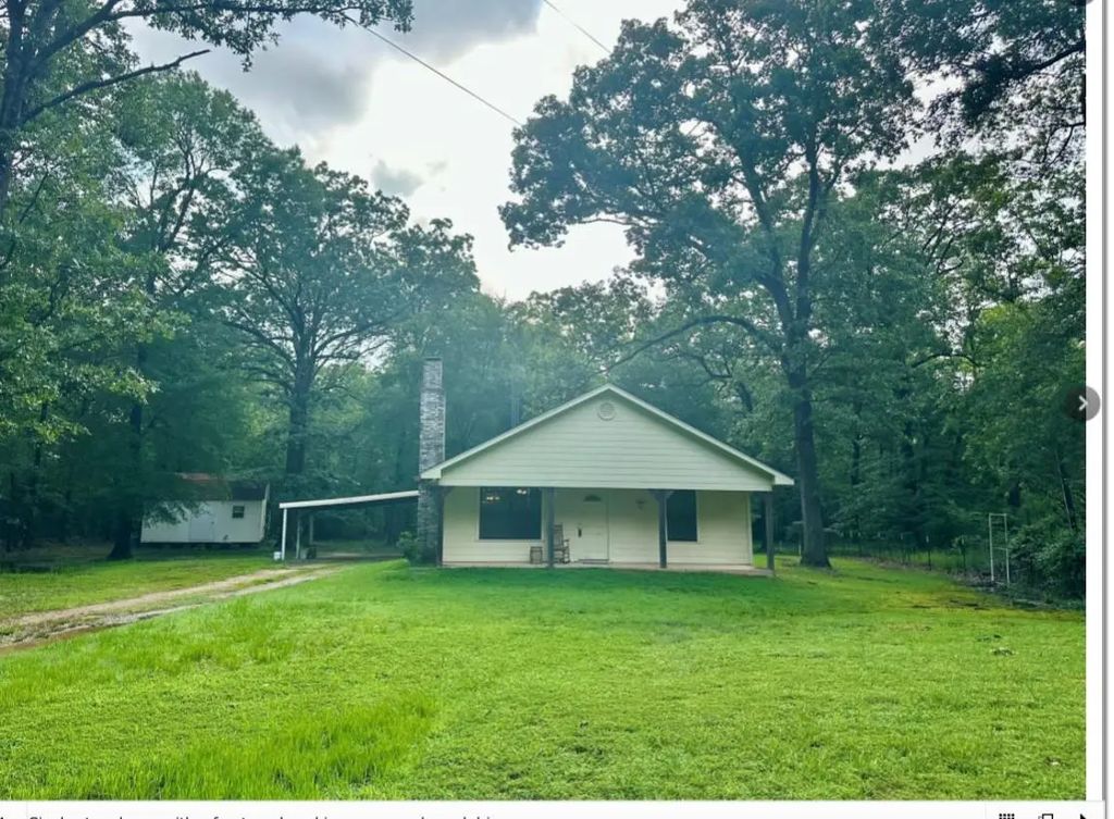 2630 County Road 43270, Powderly