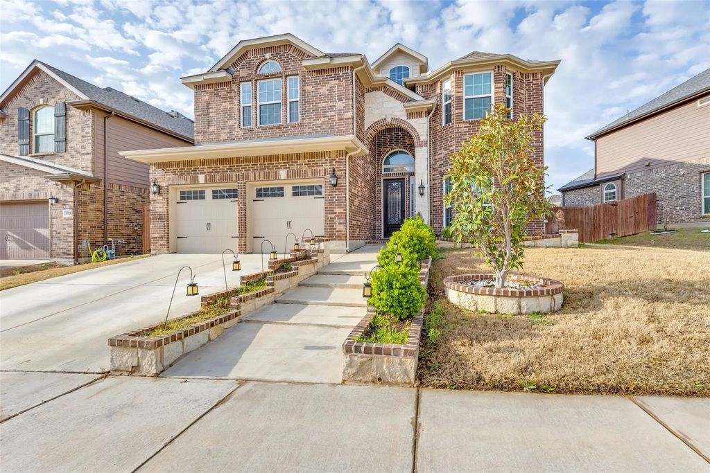 1324 Needle Cactus Drive, Fort Worth